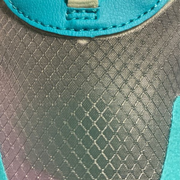 Nike AIR MAX Women's Multicolor Sneakers SIZE 8 FITS LIKE AN 8.5 - Picture 5 of 8